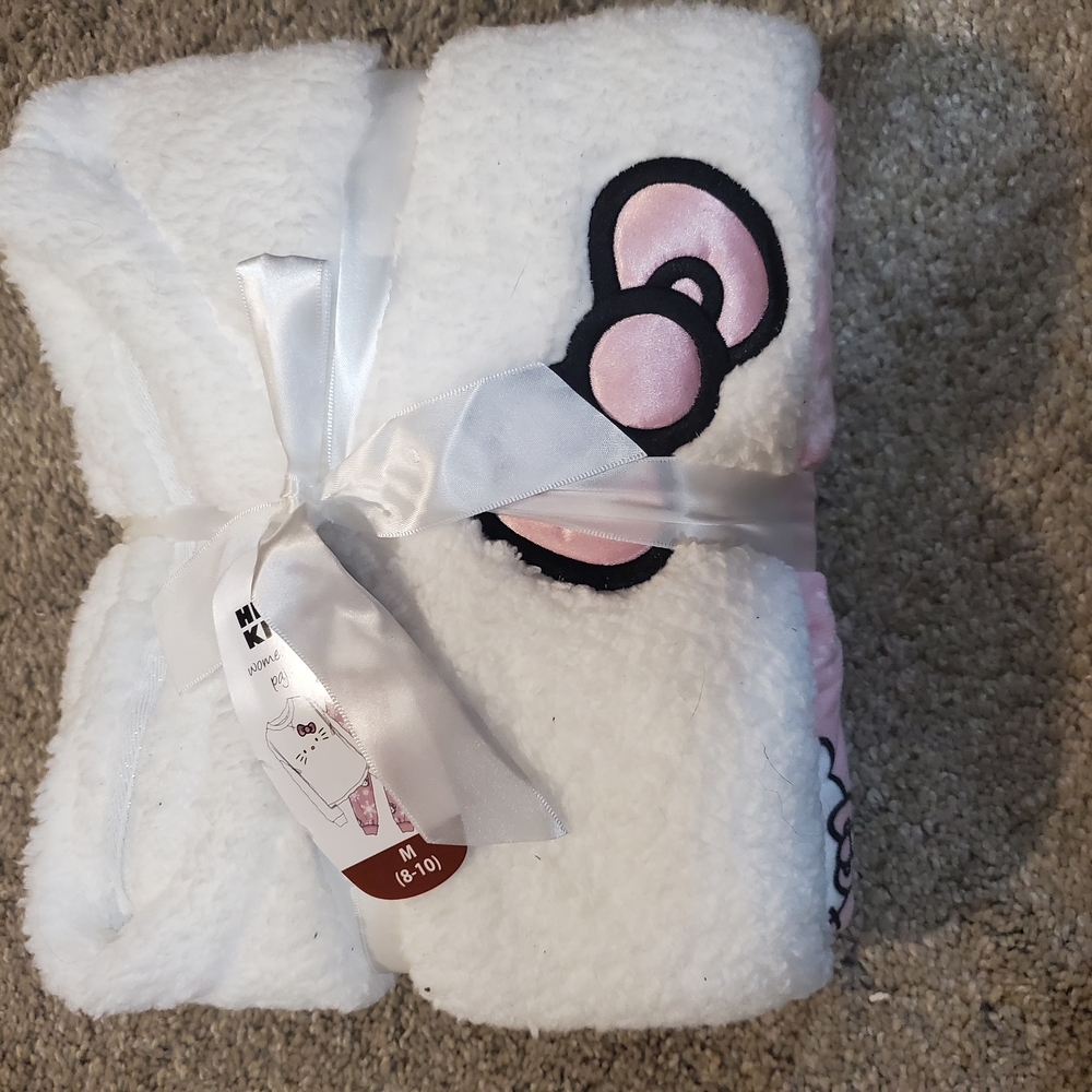 Hello Kitty White and Pink Fleece Pajama Set